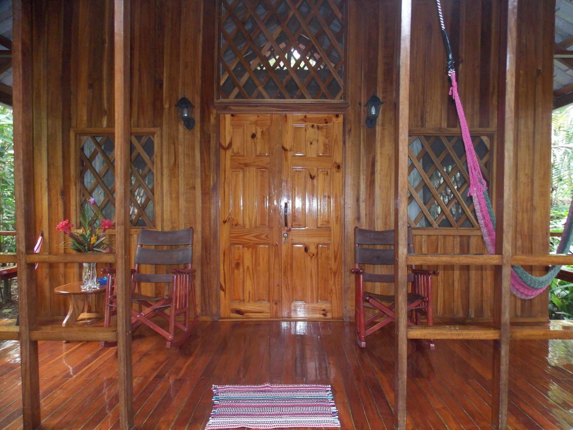 Coral Hill Bungalows 卡维塔 外观 照片
